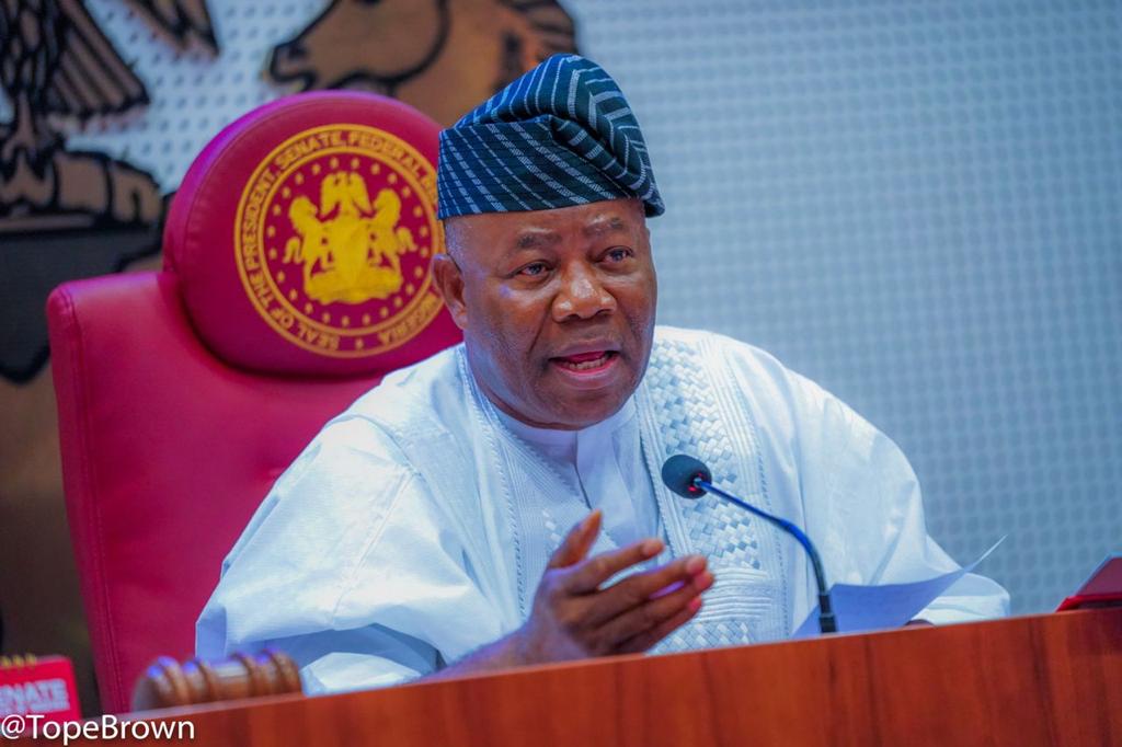 Akpabio orders employers to pay domestic workers Minimum Wage